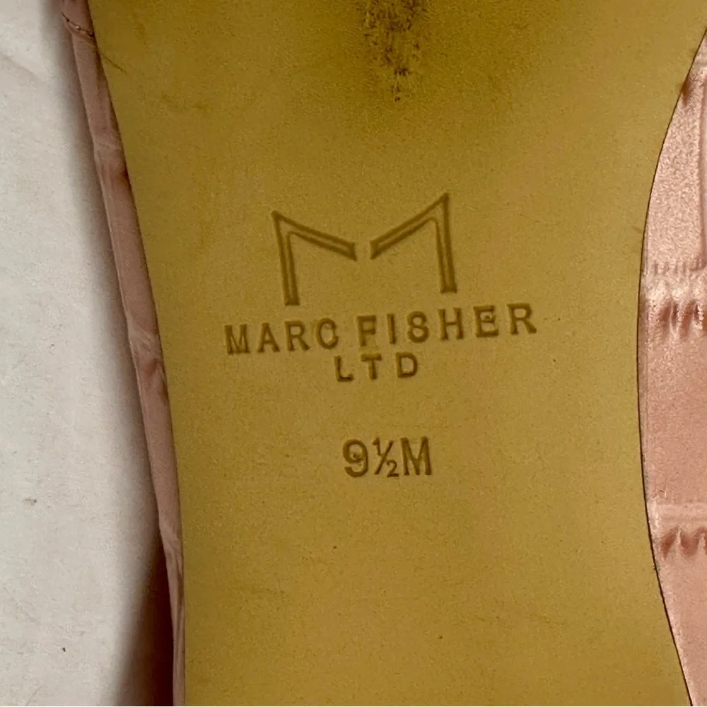 Marc Fisher Blush Croc-Embossed‎ Flats